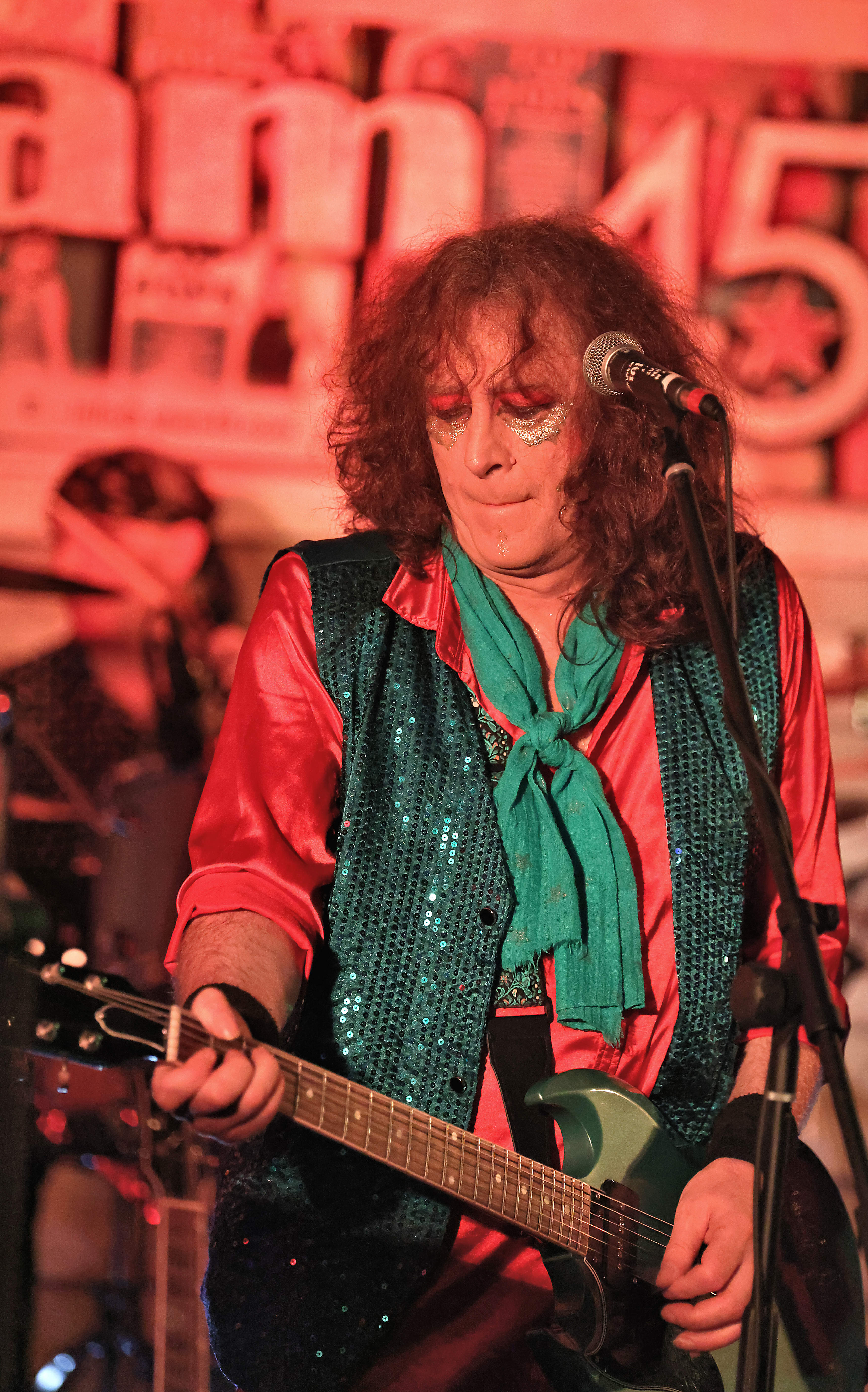 Rockin' Out Live 33